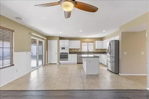 1012 Canyon Dr W, Tehachapi, CA 93561 photo 7