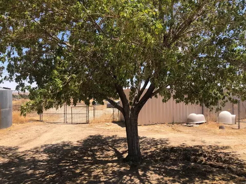 18245 Lancaster Rd, Lancaster, CA 93536 photo 8