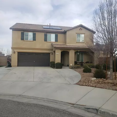 1237 Cambridge Ct, Lancaster, CA 93535 photo 2