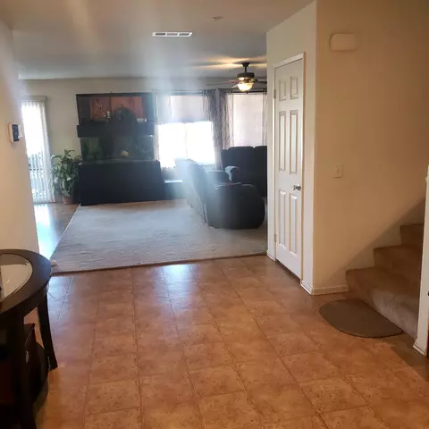 1237 Cambridge Ct, Lancaster, CA 93535 photo 3