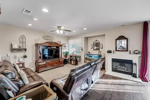 4054 Jonathon St, Lancaster, CA 93536 photo 18