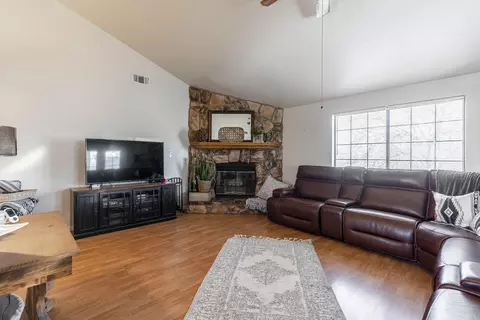 21910 Lily Ct, Tehachapi, CA 93561 photo 13