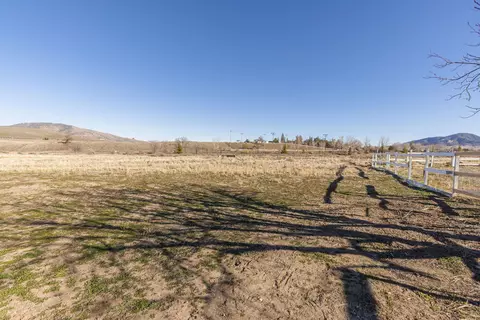 21910 Lily Ct, Tehachapi, CA 93561 photo 27
