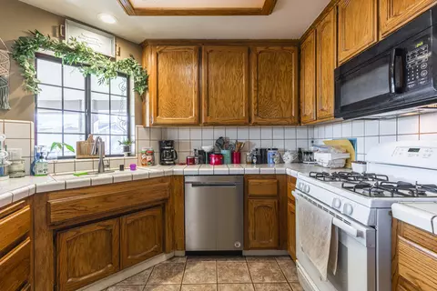 21910 Lily Ct, Tehachapi, CA 93561 photo 9
