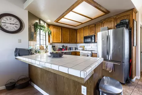21910 Lily Ct, Tehachapi, CA 93561 photo 10