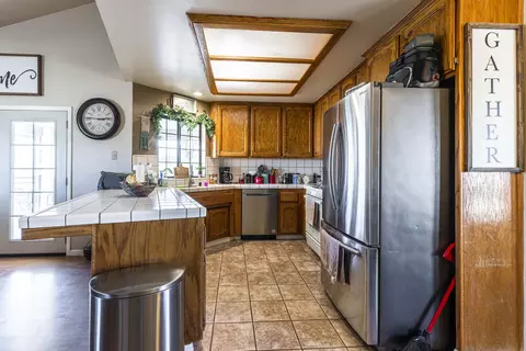 21910 Lily Ct, Tehachapi, CA 93561 photo 8