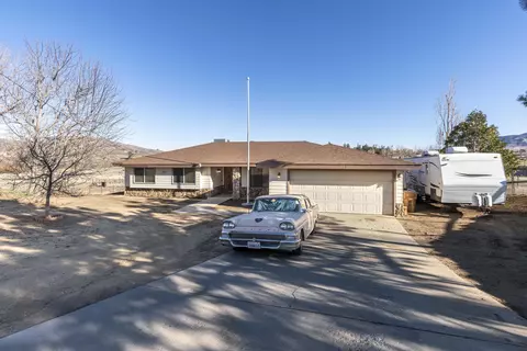 21910 Lily Ct, Tehachapi, CA 93561 photo 2