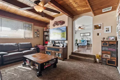 203 B St W, Tehachapi, CA 93561 photo 13