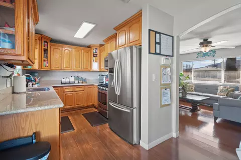 203 B St W, Tehachapi, CA 93561 photo 11