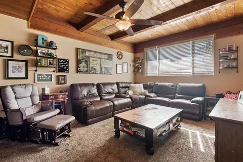 203 B St W, Tehachapi, CA 93561 photo 12