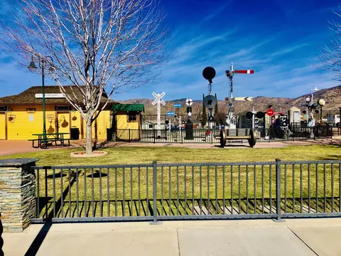 203 B St W, Tehachapi, CA 93561 photo 32