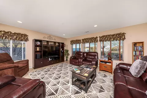 43306 E 16th St, Lancaster, CA 93535 photo 14