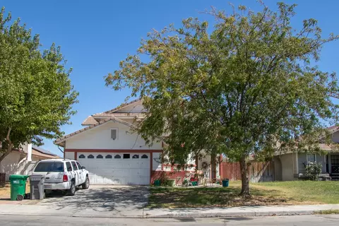 45834 Picadilly St, Lancaster, CA 93534 photo 2