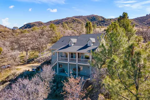 20526 Oak Pass Ave, Tehachapi, CA 93561 photo 1