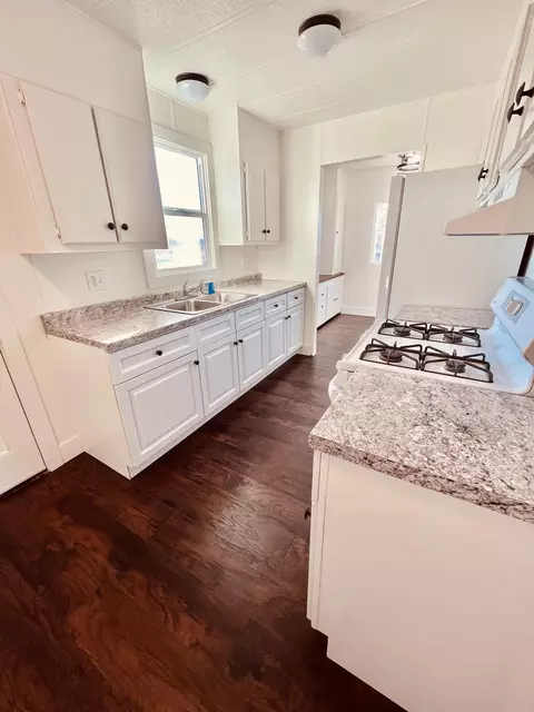 45415 E 28th St E #63, Lancaster, CA 93535 photo 2