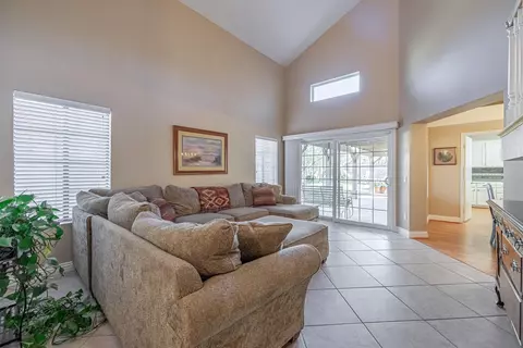 5562 Symphony Ct, Lancaster, CA 93536 photo 6