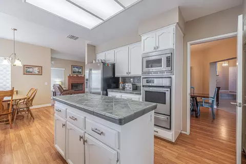 5562 Symphony Ct, Lancaster, CA 93536 photo 12