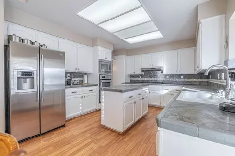 5562 Symphony Ct, Lancaster, CA 93536 photo 10