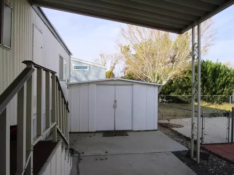2550 Avenue I E #32, Lancaster, CA 93535 photo 2