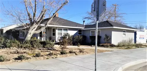 45002 Kingtree Ave, Lancaster, CA 93535 photo 2