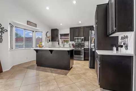 44039 Ruthron Ave, Lancaster, CA 93536 photo 4