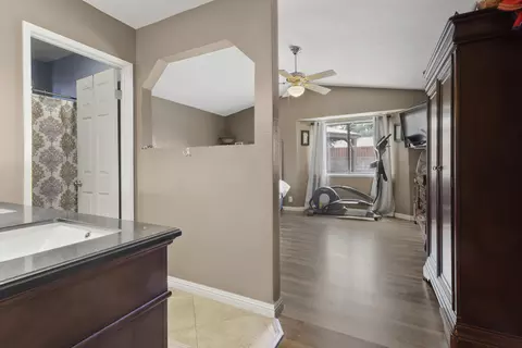 44039 Ruthron Ave, Lancaster, CA 93536 photo 12