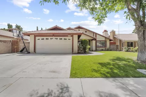 44039 Ruthron Ave, Lancaster, CA 93536 photo 1