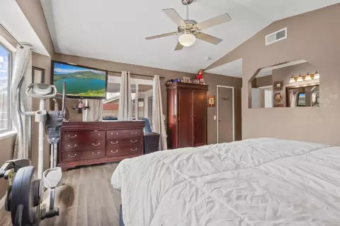 44039 Ruthron Ave, Lancaster, CA 93536 photo 9
