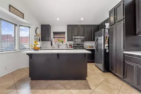 44039 Ruthron Ave, Lancaster, CA 93536 photo 5