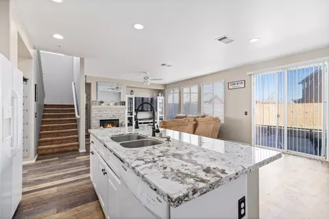 2651 E Nugent St, Lancaster, CA 93535 photo 8