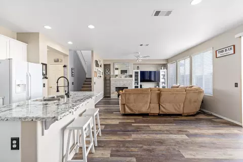 2651 E Nugent St, Lancaster, CA 93535 photo 9