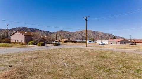 21600 Brook Dr, Tehachapi, CA 93561 photo 5