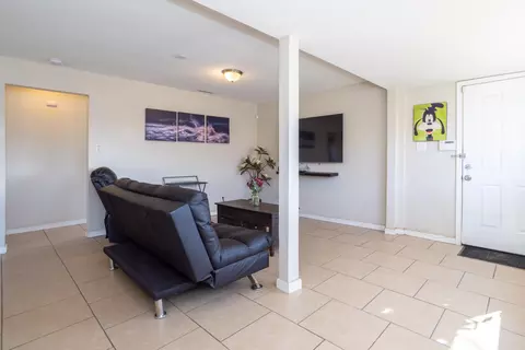 38548 E 11th St, Palmdale, CA 93550 photo 4