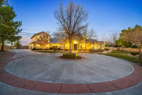 4137 Royale Cir, Lancaster, CA 93536 photo 10