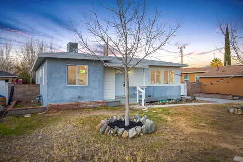 1403 W Ivyton St, Lancaster, CA 93534 photo 1