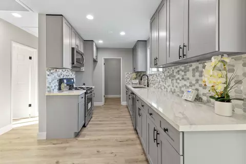 1403 W Ivyton St, Lancaster, CA 93534 photo 6