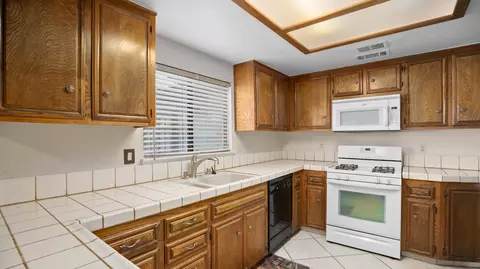 44312 Ruthron Ave, Lancaster, CA 93536 photo 8