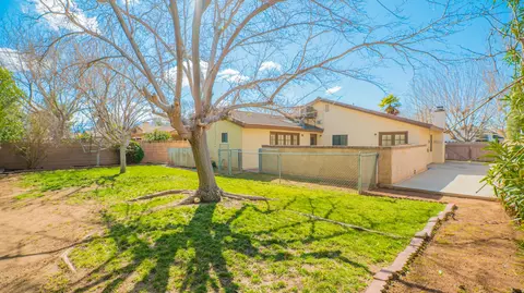 44312 Ruthron Ave, Lancaster, CA 93536 photo 4