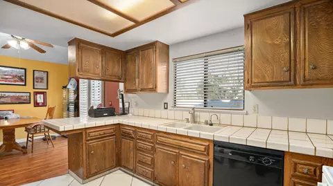 44312 Ruthron Ave, Lancaster, CA 93536 photo 6