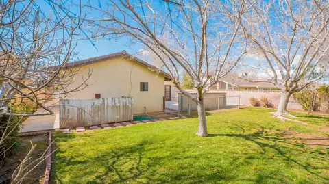44312 Ruthron Ave, Lancaster, CA 93536 photo 5