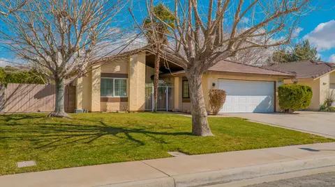 44312 Ruthron Ave, Lancaster, CA 93536 photo 3
