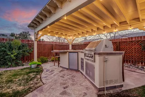 1852 Hart St, Lancaster, CA 93534 photo 2