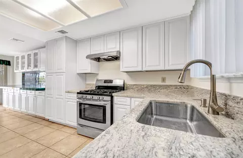 43808 David St, Lancaster, CA 93535 photo 11