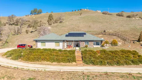 26201 Big Sky Ct, Tehachapi, CA 93561 photo 1