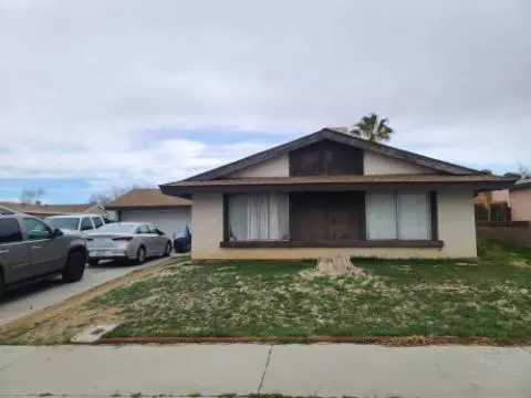 44148 Gingham Ave, Lancaster, CA 93535 photo 2
