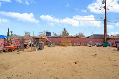 38550 35th St E, Palmdale, CA 93550 photo 28