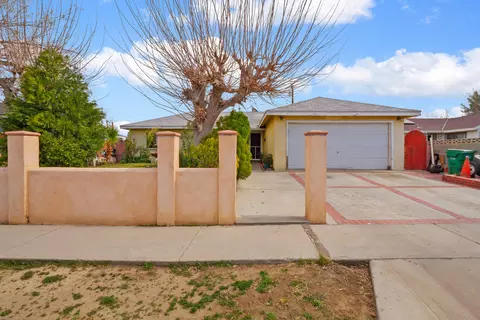 38550 35th St E, Palmdale, CA 93550 photo 1
