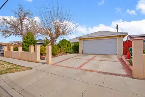 38550 35th St E, Palmdale, CA 93550 photo 2