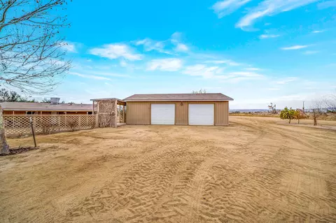 4458 Dobbs Rd, Rosamond, CA 93560 photo 32
