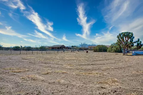 8950 Elm St, Phelan, CA 92371 photo 41